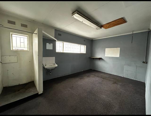 600M² WAREHOUSE TO LET IN WYNBERG